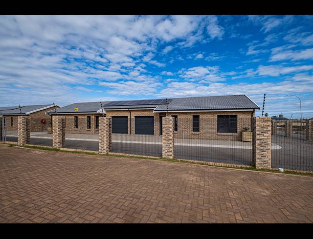 1 BEDROOM TOWNHOUSE FOR SALE IN C PLACE
